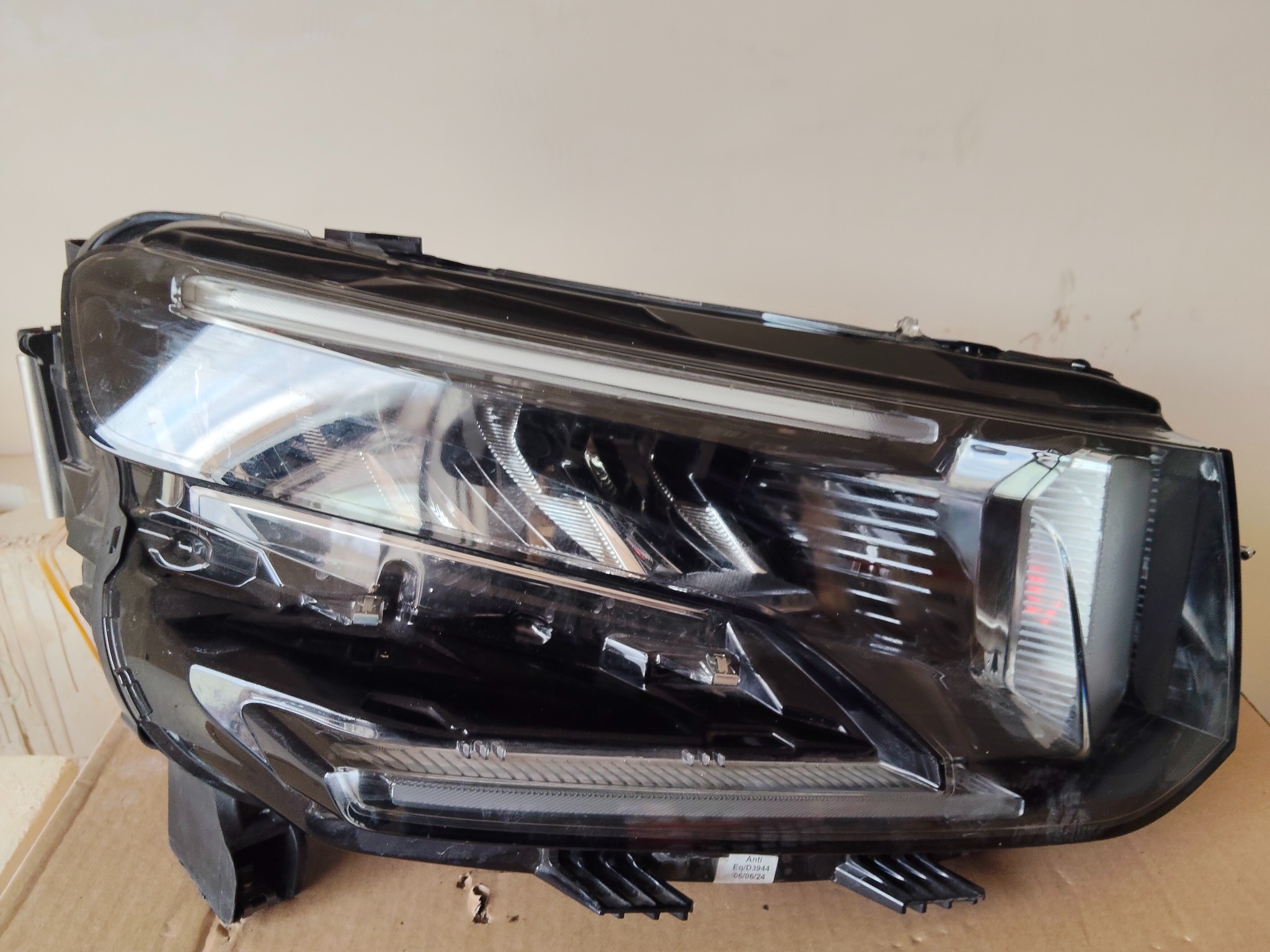 CİTROEN BERLİNGO SAĞ FAR FULL LED (YENİ MODEL)