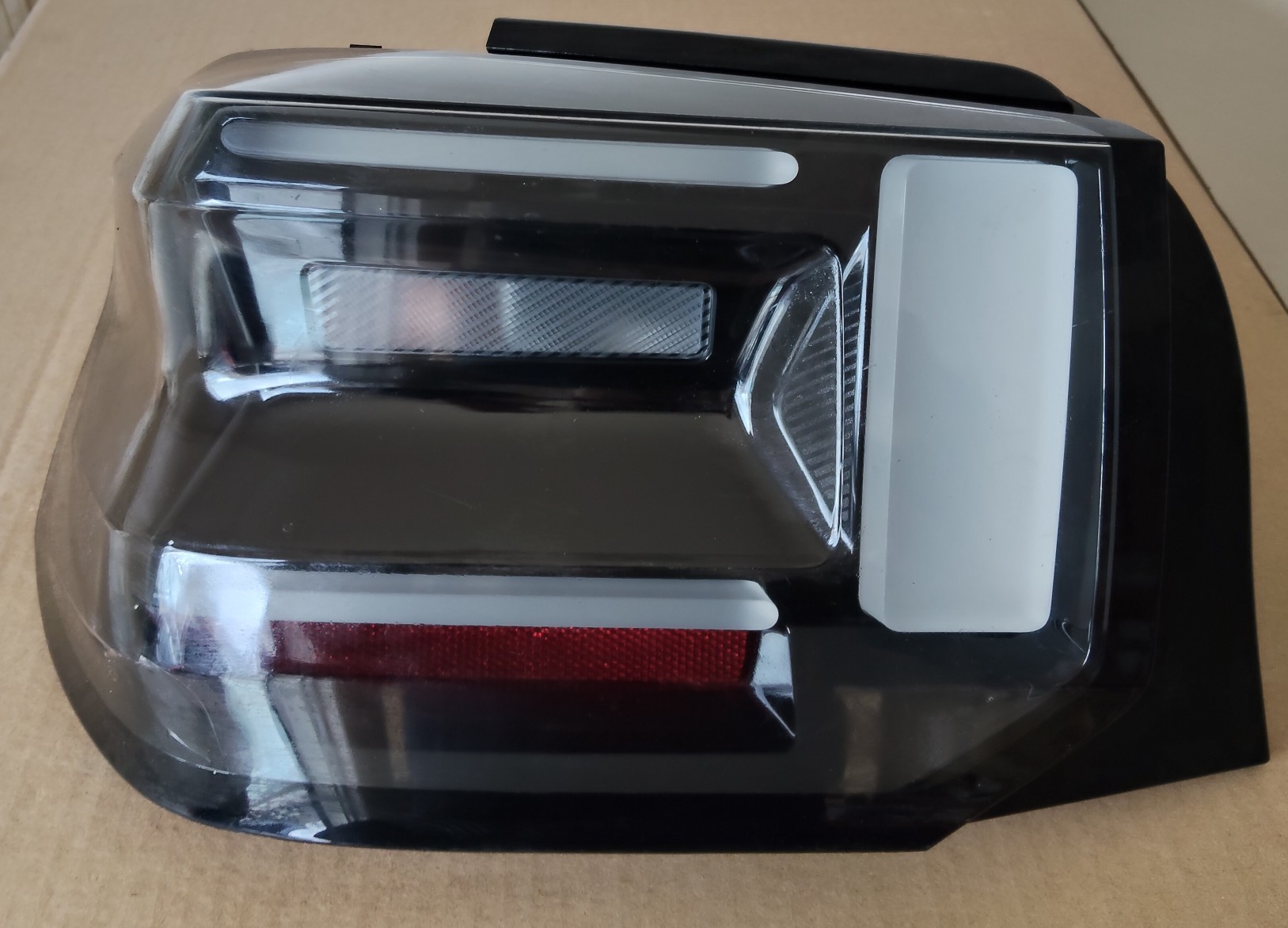 CİTROEN E-C3 AİRCROSS SOL DIŞ STOP LAMBASI