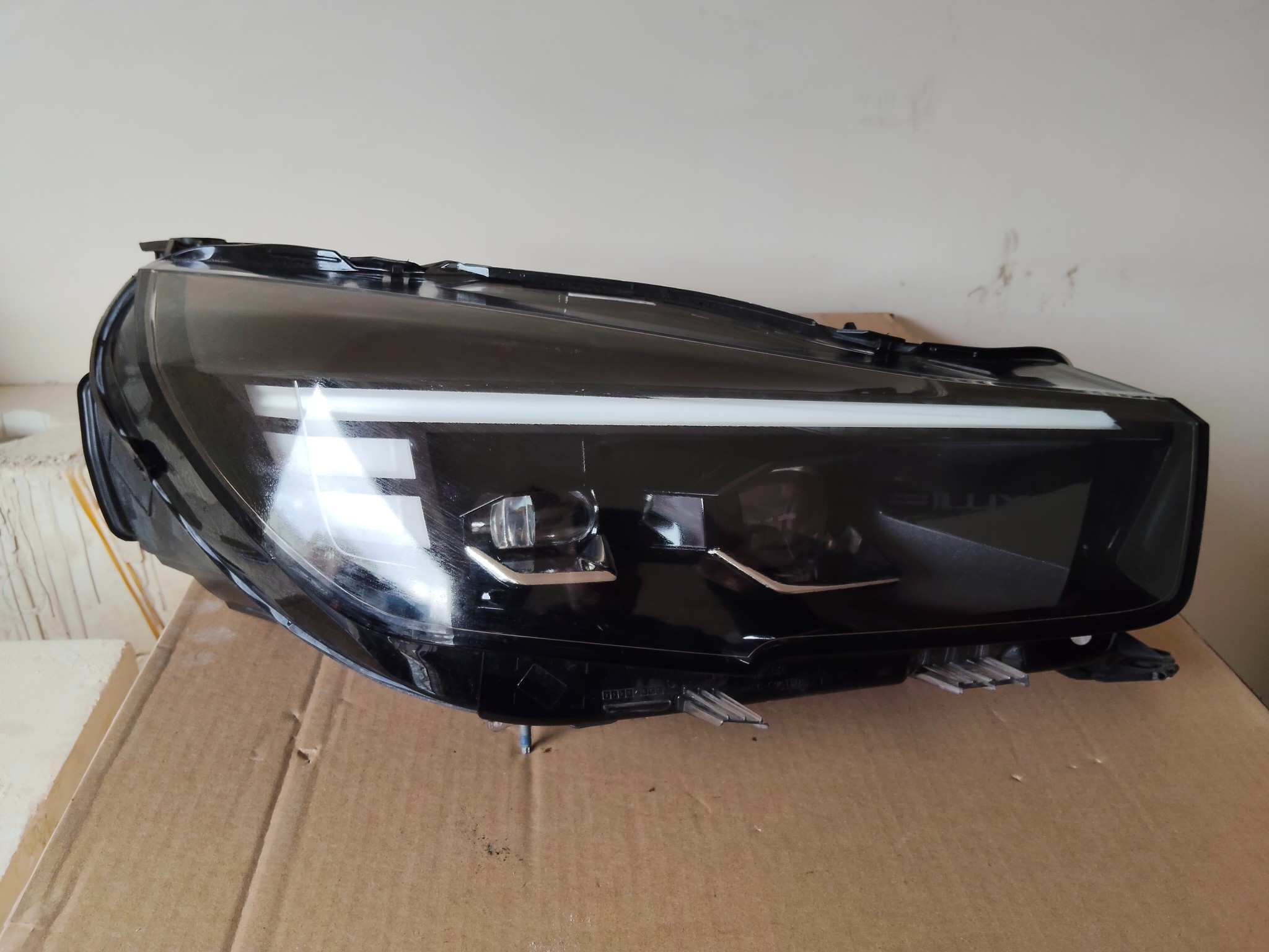 OPEL CORSA SAĞ LED FAR MERCEKLİ