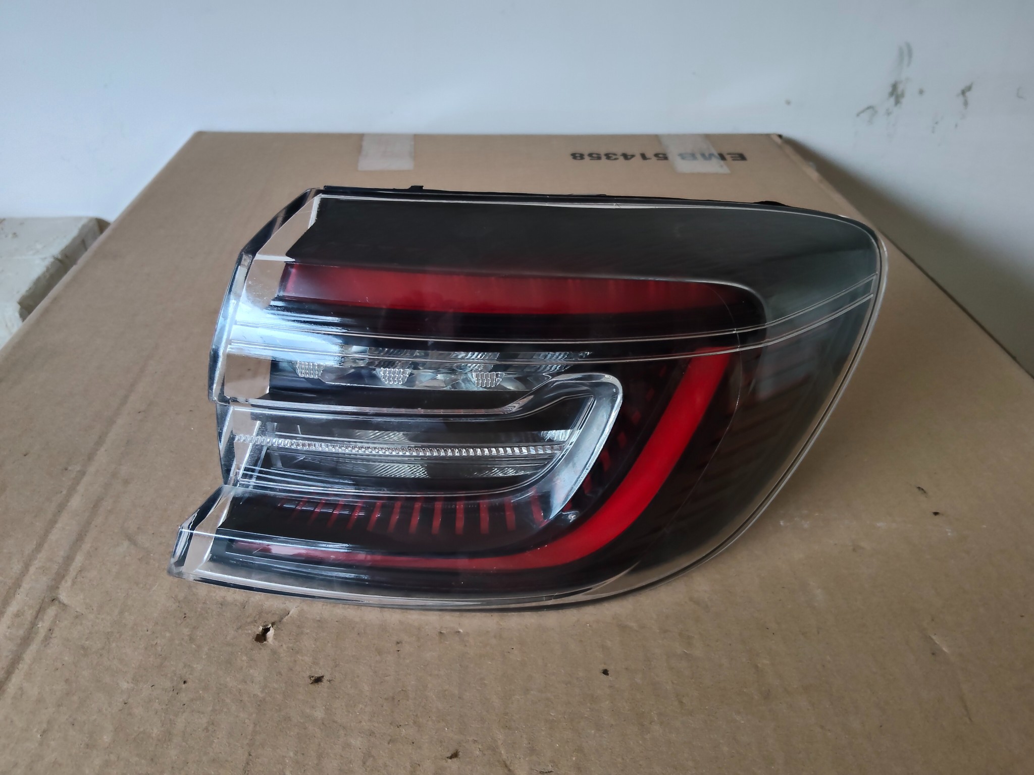 RENAULT CLİO 5 SAĞ DIŞ STOP LAMBASI BEYAZ (ORJİNAL)