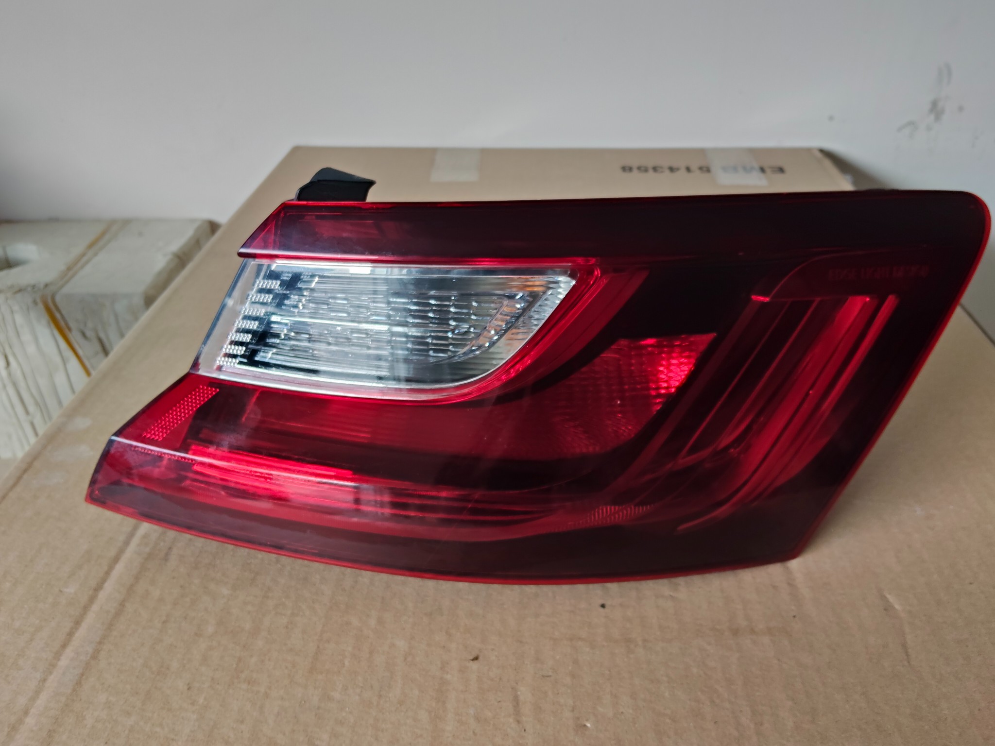 RENAULT MEGANE 4 SAĞ DIŞ STOP LAMBASI (ORJİNAL)